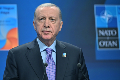 Başkan Erdoğan, Hollanda dönüşünde uçakta gazetecilerin sorularını yanıtladı