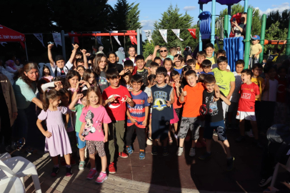 İzmitlilerin yüzleri mahallelerde geleneksel şenliklerle gülüyor