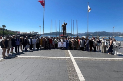 Denizli'de yüzme öğrenen kadınlar ilk kez denizle tanıştı