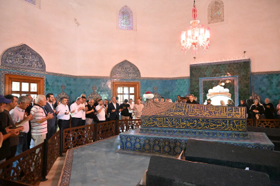 Bursa'da Sultan Çelebi Mehmed dualarla anıldı