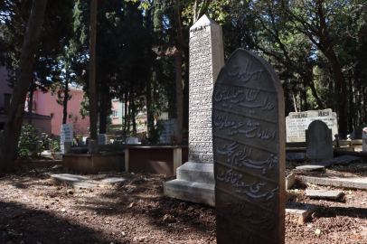 İstanbul Maltepe Mezarlığı'nda tarih gün yüzüne çıkıyor