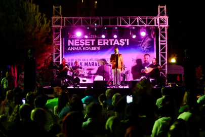 İzmir Karabağlar'da Neşet Ertaş türküleriyle anıldı