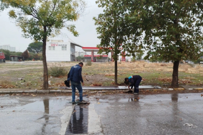 Manisa'da ekipler yağmur için sahada