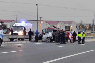 Köpeğe çarpmamak isterken bariyerlere girdi!