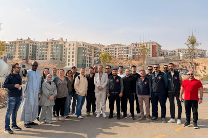 Uluslararası gazeteciler afet şehirlerinde asrın inşasına hayran kaldılar