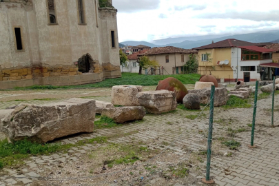 Bilecik’te 1800 yıllık küpler gün yüzüne çıktı