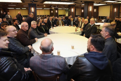 Kocaeli'de ziraatçılar, Başkan'ı çay içmeden bırakmadı