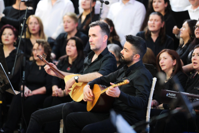 İzmir Aliğa'da Aşık Veysel Türküleri yankılandı