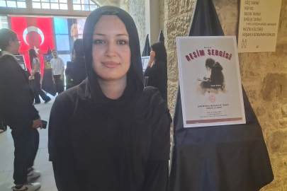 Suriyeli öğrenci Zeynep El Abuş’un ilk sergisi Müze Keşan’da açıldı